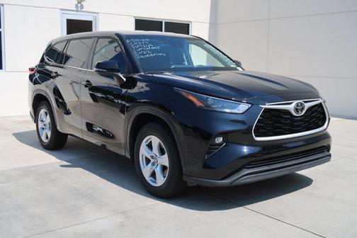 2022 Toyota Highlander LE
