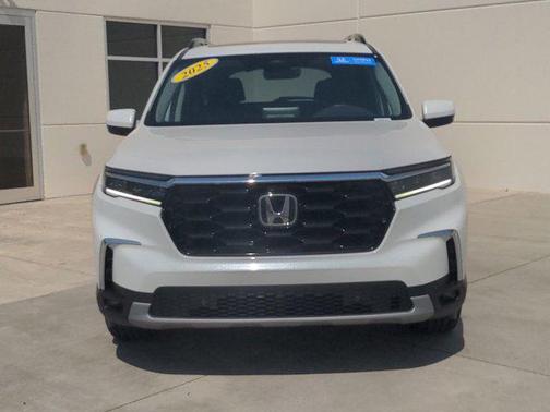 Platinum White Pearl 2025 Honda Pilot Touring 8-Passenger