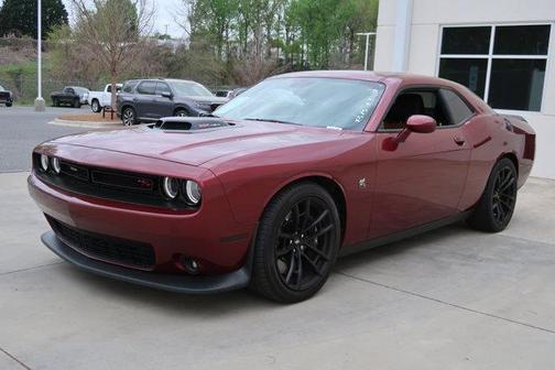 Octane Red Pearlcoat 2022 Dodge Challenger R/T Scat Pack