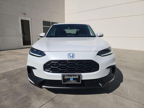 Platinum White Pearl 2026 Honda HR-V LX