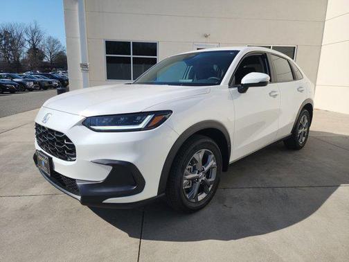 Platinum White Pearl 2026 Honda HR-V LX