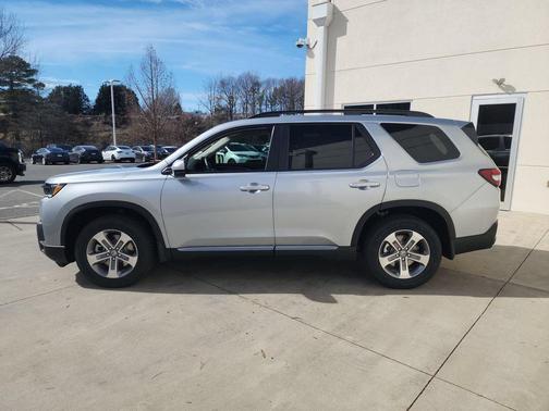 Solar Silver Metallic 2026 Honda Pilot EX-L