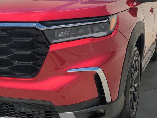Radiant Red Metallic II 2025 Honda Pilot Touring 8-Passenger