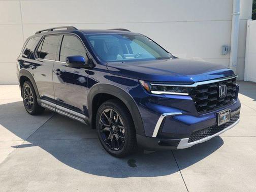 2025 Honda Pilot Touring 8-Passenger