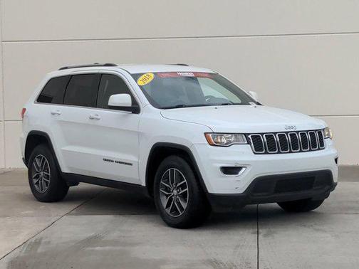 Bright White Clearcoat 2018 Jeep Grand Cherokee Laredo E
