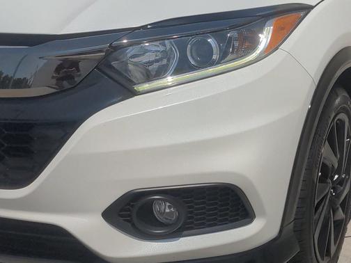 Platinum White Pearl 2021 Honda HR-V AWD Sport
