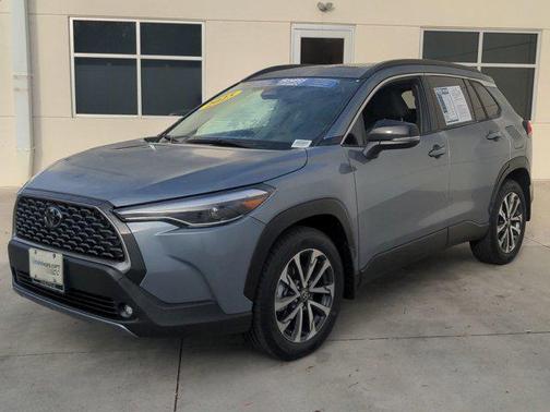 2025 Toyota Corolla Cross XLE