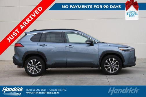 2025 Toyota Corolla Cross XLE