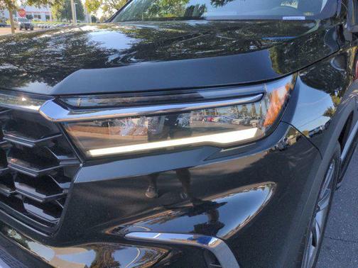 2023 Honda Pilot Touring 8-Passenger