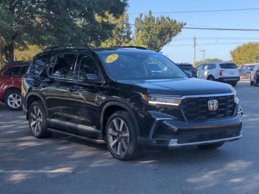 2023 Honda Pilot Touring 8-Passenger