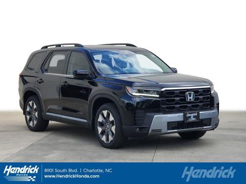Crystal Black Pearl 2026 Honda Pilot Touring 8-Passenger