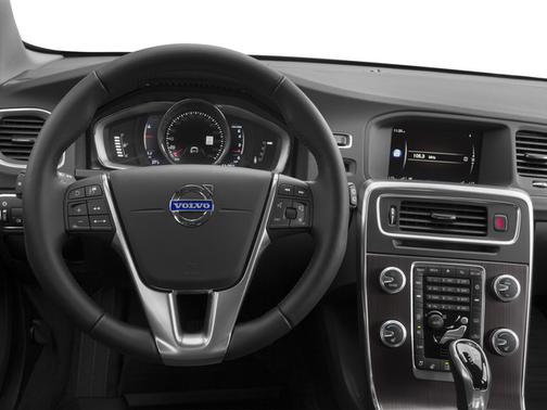 2015 Volvo V60 Cross Country T5