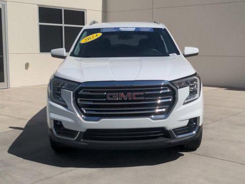 Summit White 2024 GMC Terrain SLT