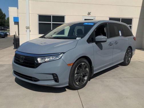 Sonic Gray Pearl 2023 Honda Odyssey Elite