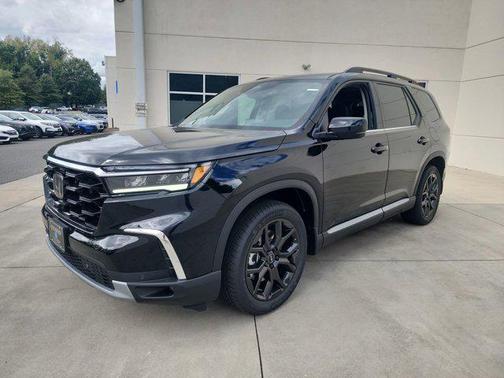 2025 Honda Pilot Touring 8-Passenger