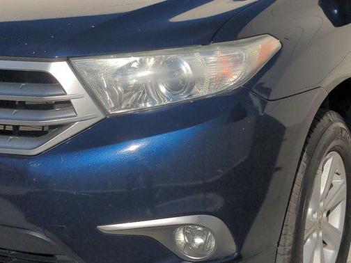 2011 Toyota Highlander SE