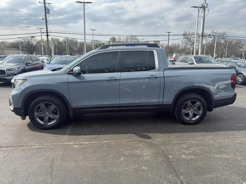 Modern Steel Metallic 2023 Honda Ridgeline RTL