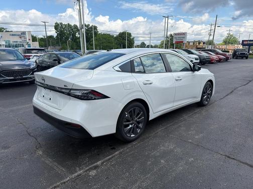 Aspen White Tricoat 2026 Nissan Sentra SL