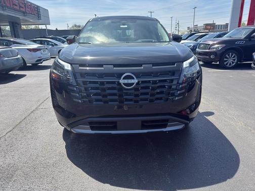 Super Black 2026 Nissan Pathfinder Platinum