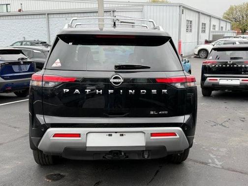 2025 Nissan Pathfinder SL 4WD