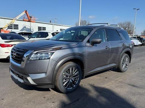 2025 Nissan Pathfinder SL 4WD