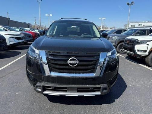 2025 Nissan Pathfinder Platinum 4WD