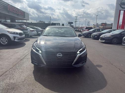 2025 Nissan Altima SL FWD