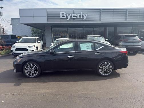 2025 Nissan Altima SL FWD