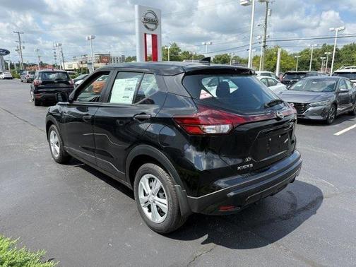 2025 Nissan Kicks S
