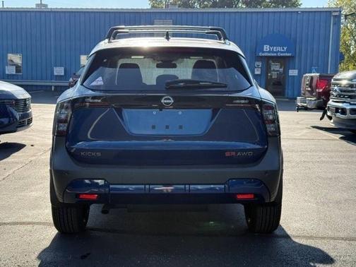 2026 Nissan Kicks SR