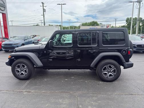 Black Clearcoat 2022 Jeep Wrangler Unlimited Sport