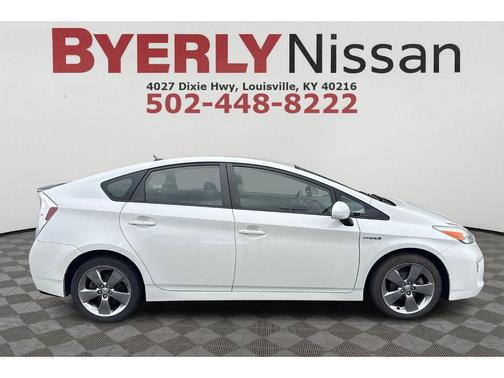 Blizzard Pearl 2013 Toyota Prius Three SE