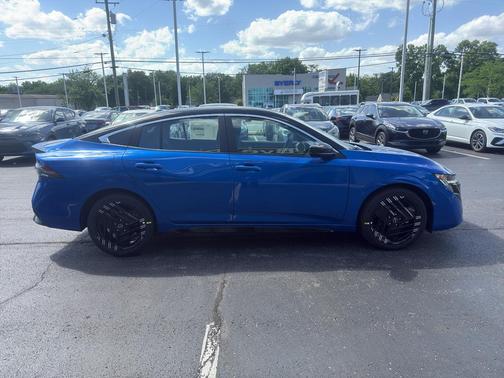 Bluestone Pearl/Super Black 2026 Nissan Sentra SR