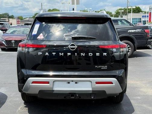2025 Nissan Pathfinder Platinum 4WD