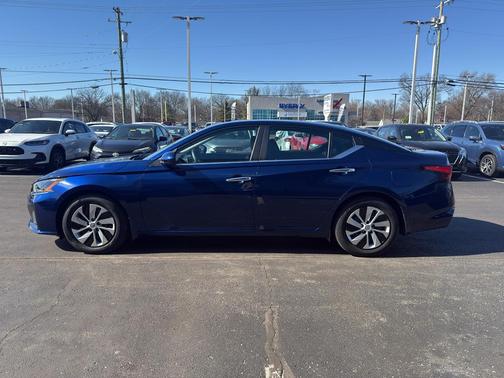 2023 Nissan Altima S FWD