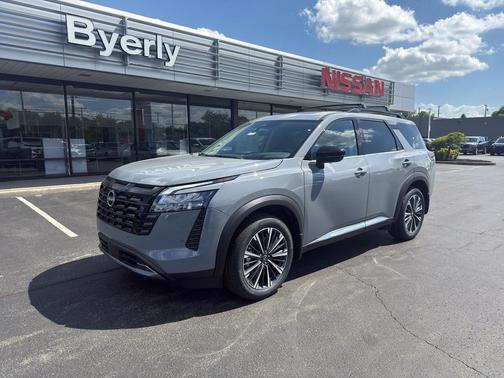 Boulder Gray Pearl 2026 Nissan Pathfinder Platinum