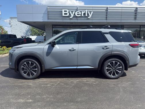 Boulder Gray Pearl 2026 Nissan Pathfinder Platinum