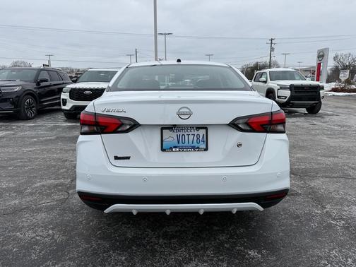 2025 Nissan Versa 1.6 S