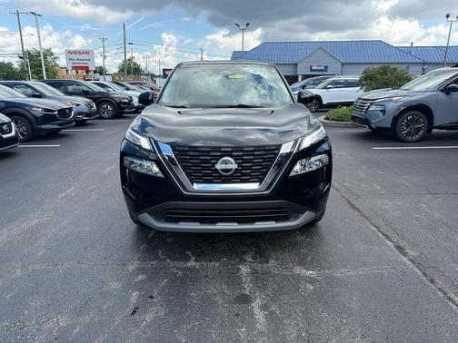 Super Black 2023 Nissan Rogue SV