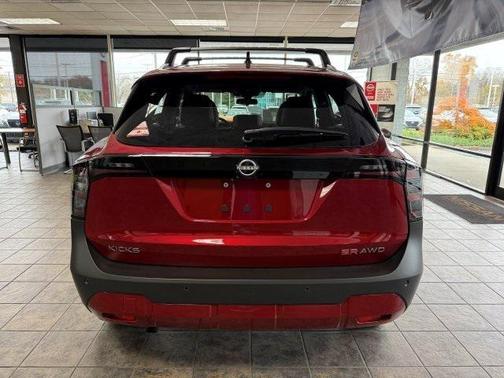 2026 Nissan Kicks SR