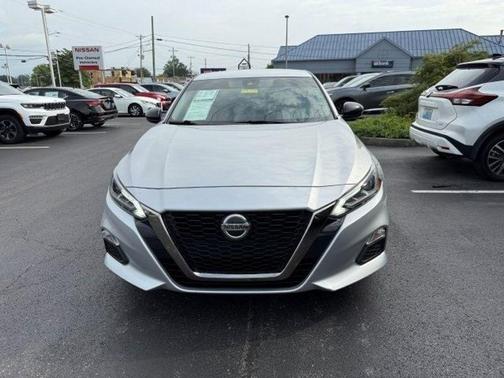 2022 Nissan Altima SR FWD