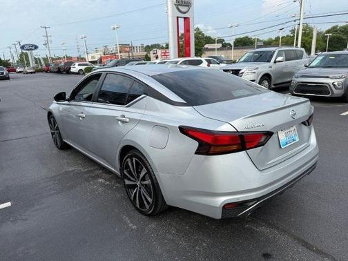 2022 Nissan Altima SR FWD