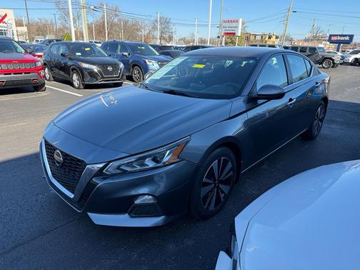 2022 Nissan Altima 2.5 SV