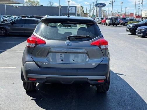 2020 Nissan Kicks SR