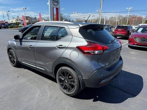 2020 Nissan Kicks SR