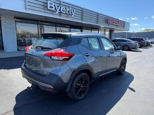 2020 Nissan Kicks SR