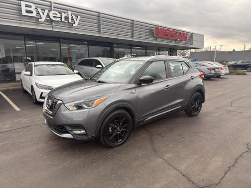 2020 Nissan Kicks SR