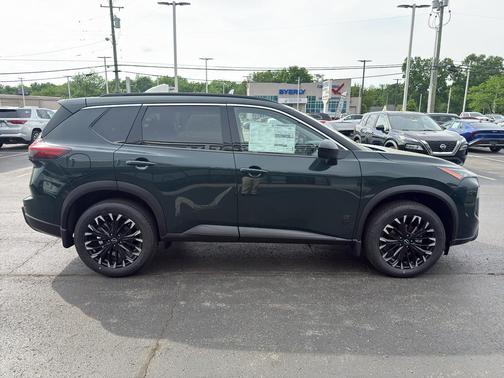 Obsidian Green 2026 Nissan Rogue Dark Armor