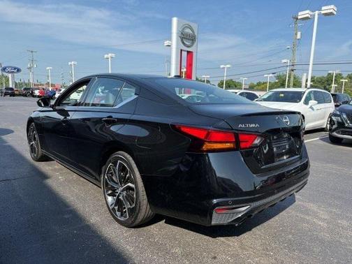 2023 Nissan Altima SR FWD