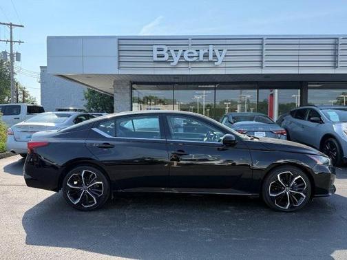 2023 Nissan Altima SR FWD